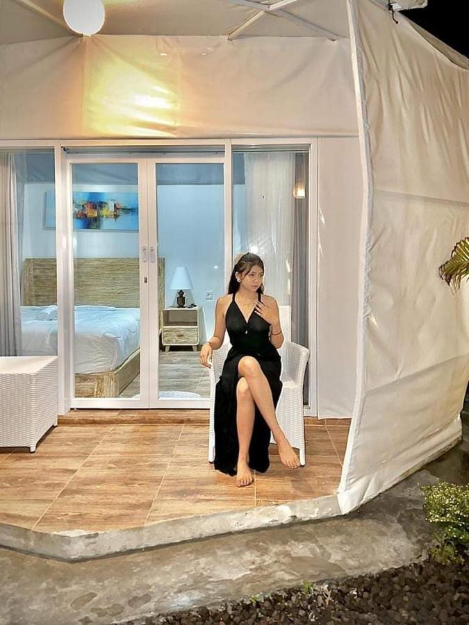 Starlake Villa & Glamping Kubupenlokan Buitenkant foto