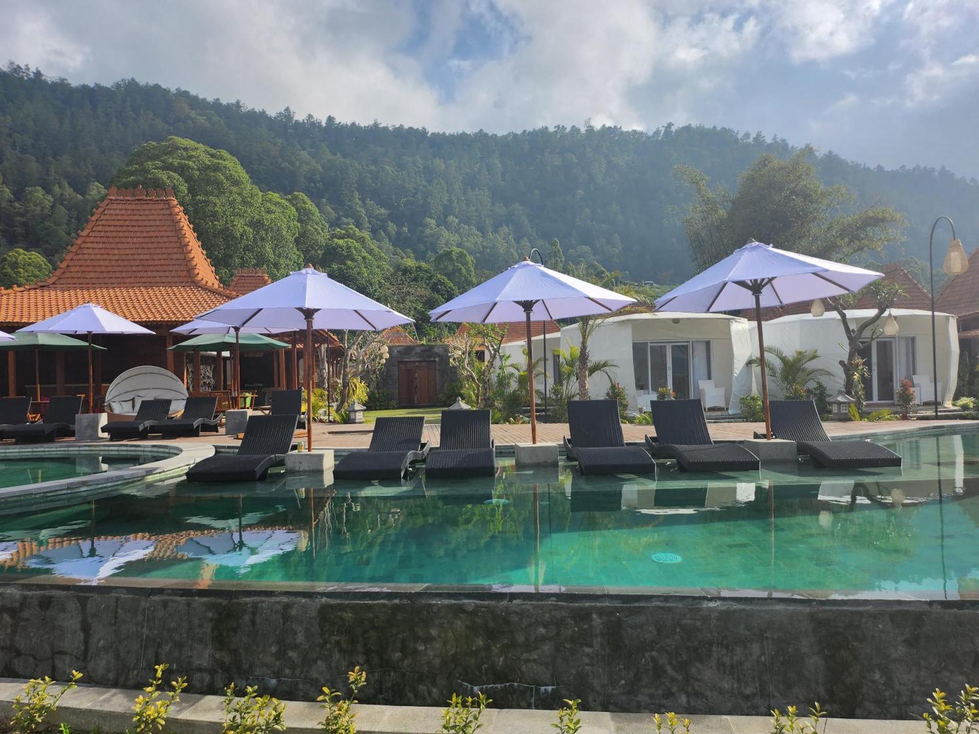 Starlake Villa & Glamping Kubupenlokan Buitenkant foto