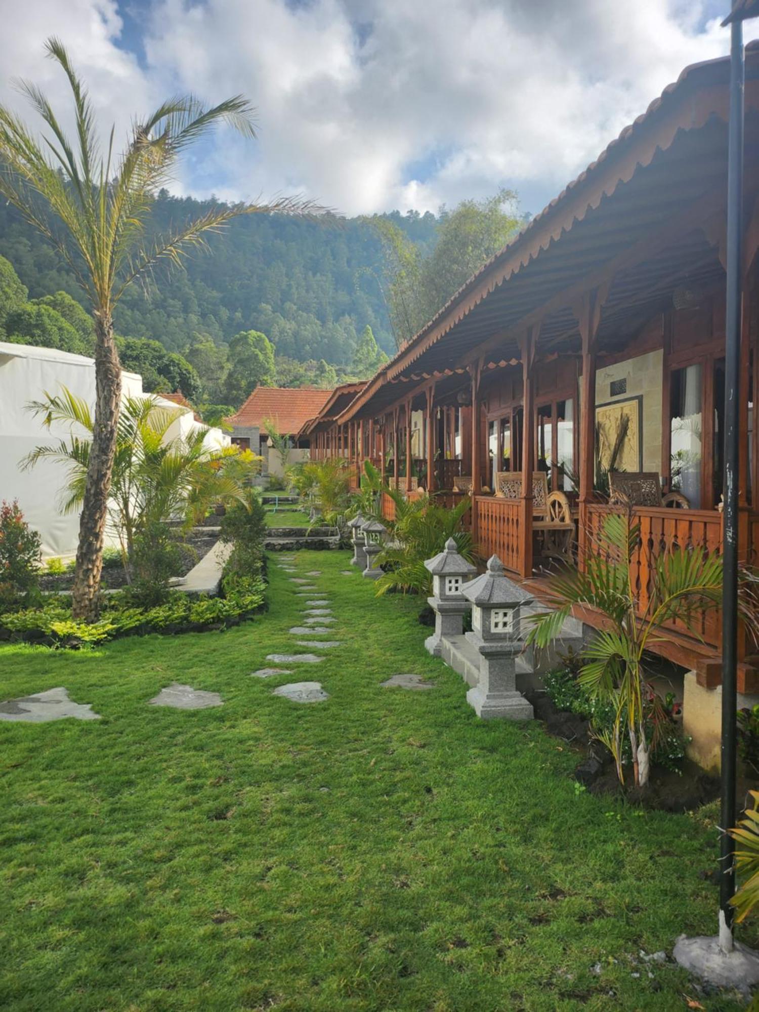 Starlake Villa & Glamping Kubupenlokan Buitenkant foto