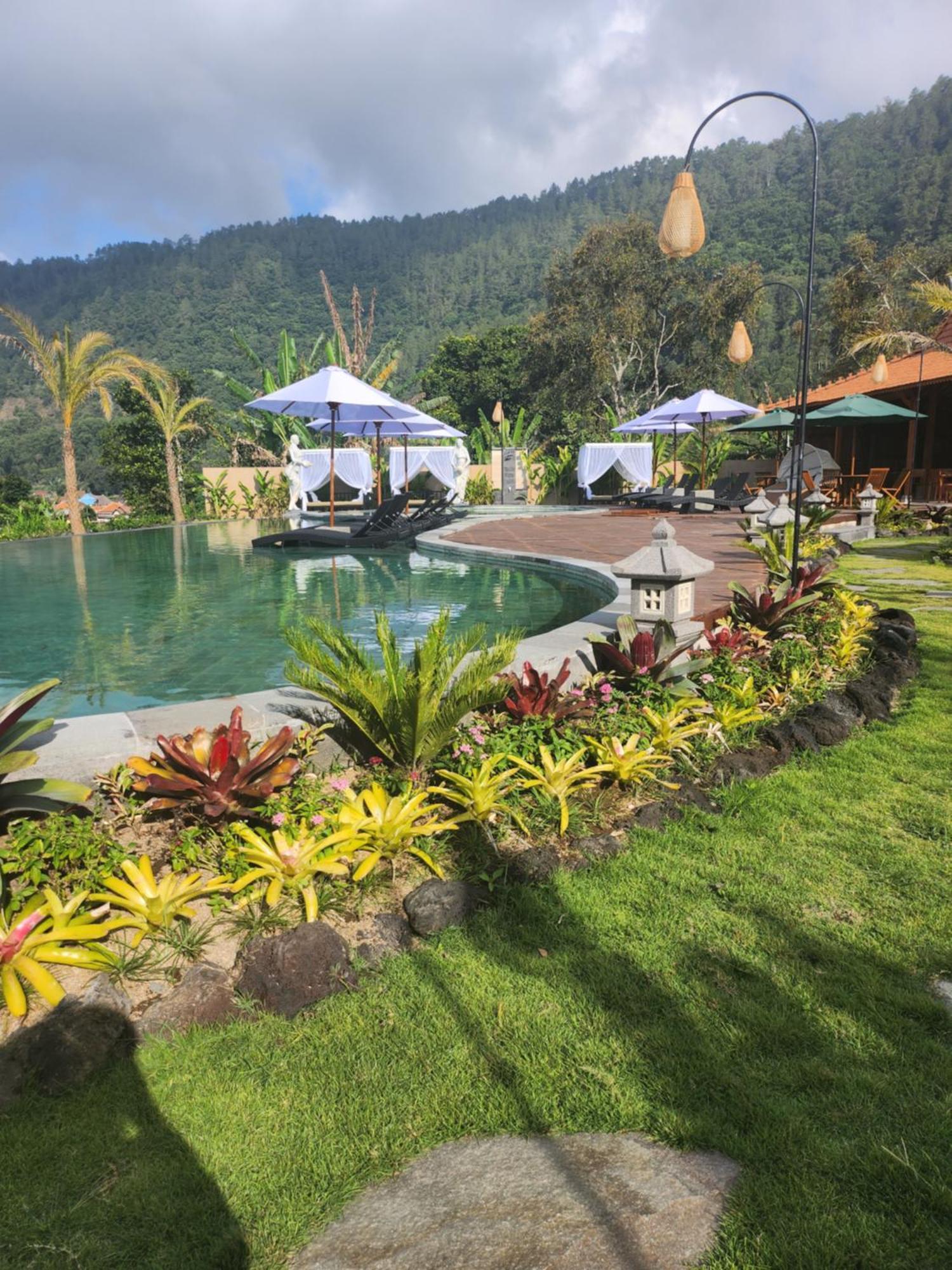 Starlake Villa & Glamping Kubupenlokan Buitenkant foto