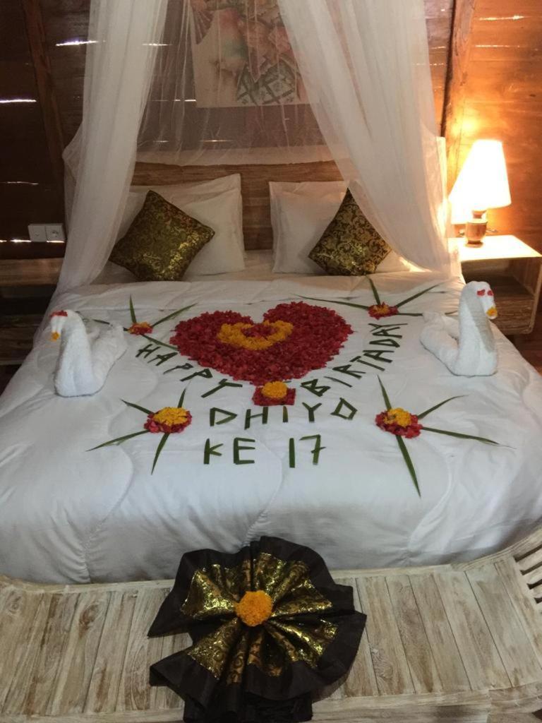 Starlake Villa & Glamping Kubupenlokan Buitenkant foto